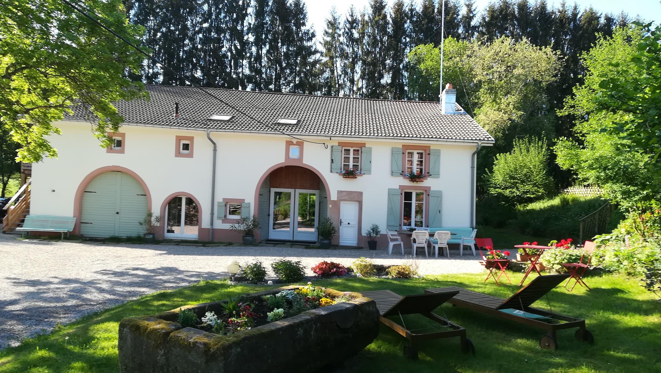 LA FERME BLANCHE